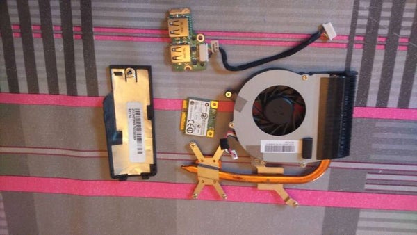 Lot pieces 00111 Packard Bell Z08