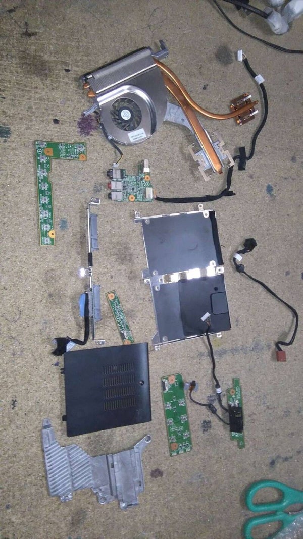 Lot pieces 0053 Sony PCG-8121M