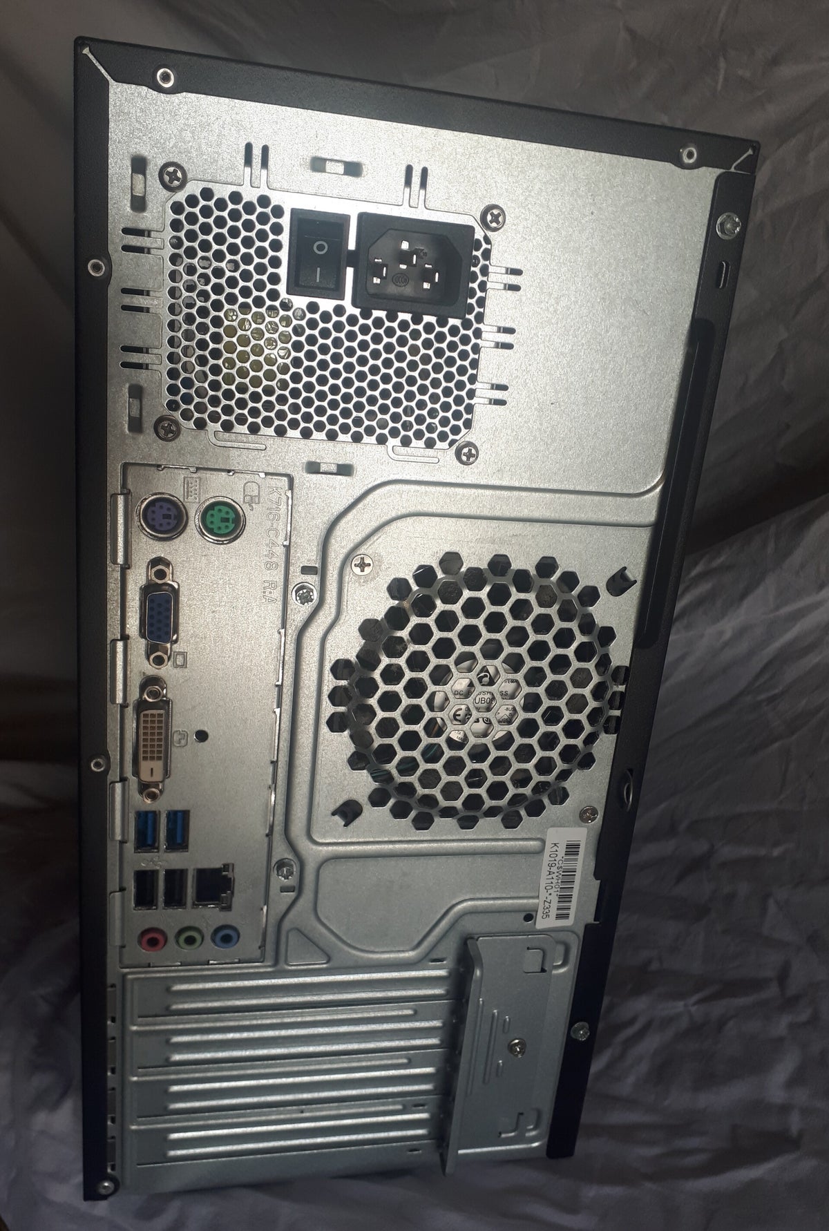 Ordinateur unité centrale FUJITSU P420 E85+ 8GB RAM SSD 120GB Ordinateur unité centrale FUJITSU P420 E85+ 8GB RAM SSD 120GB