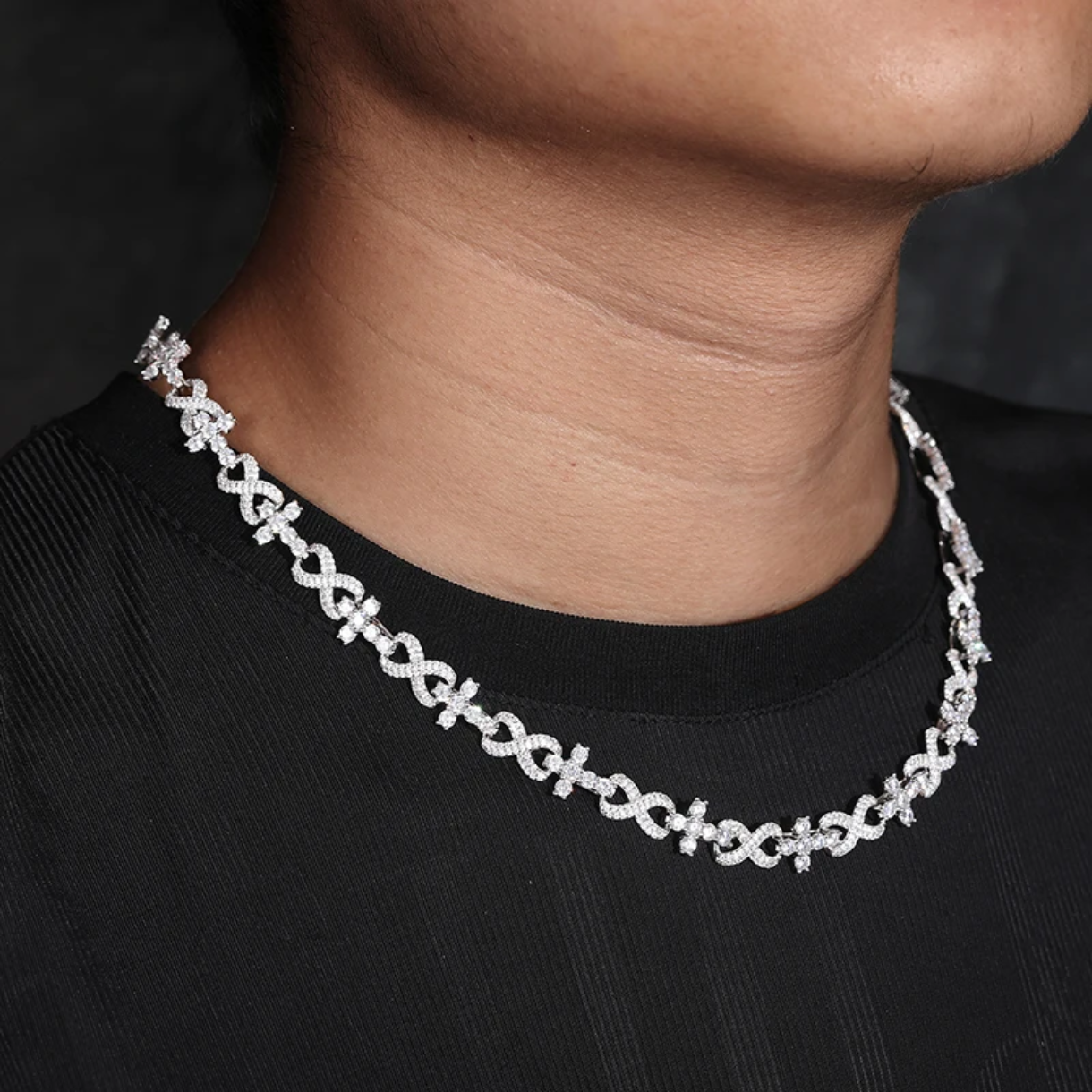 Cadena cruz eslabones cubanos 10mm  moissanita y plata