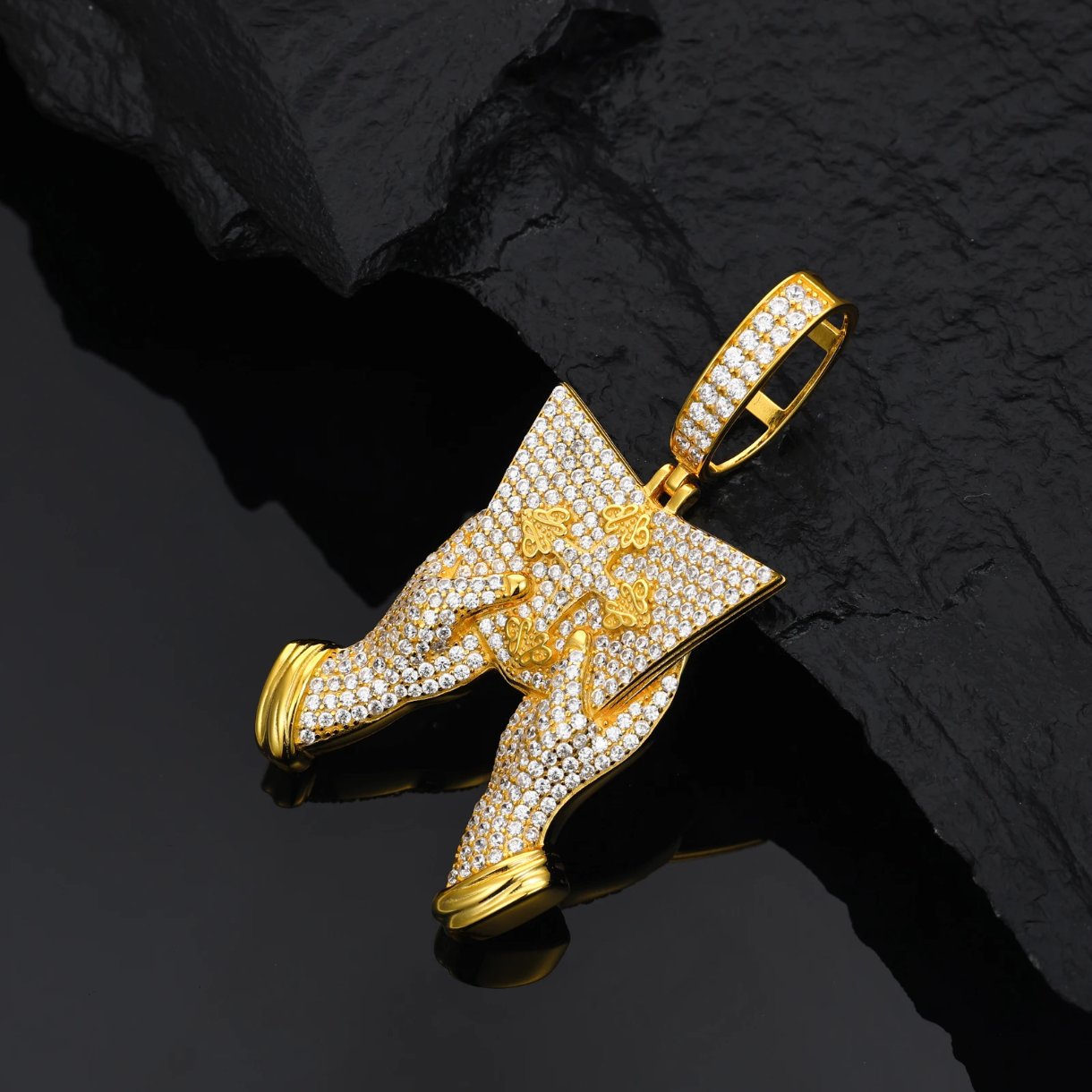 Colgante biblia hiphop diamantes