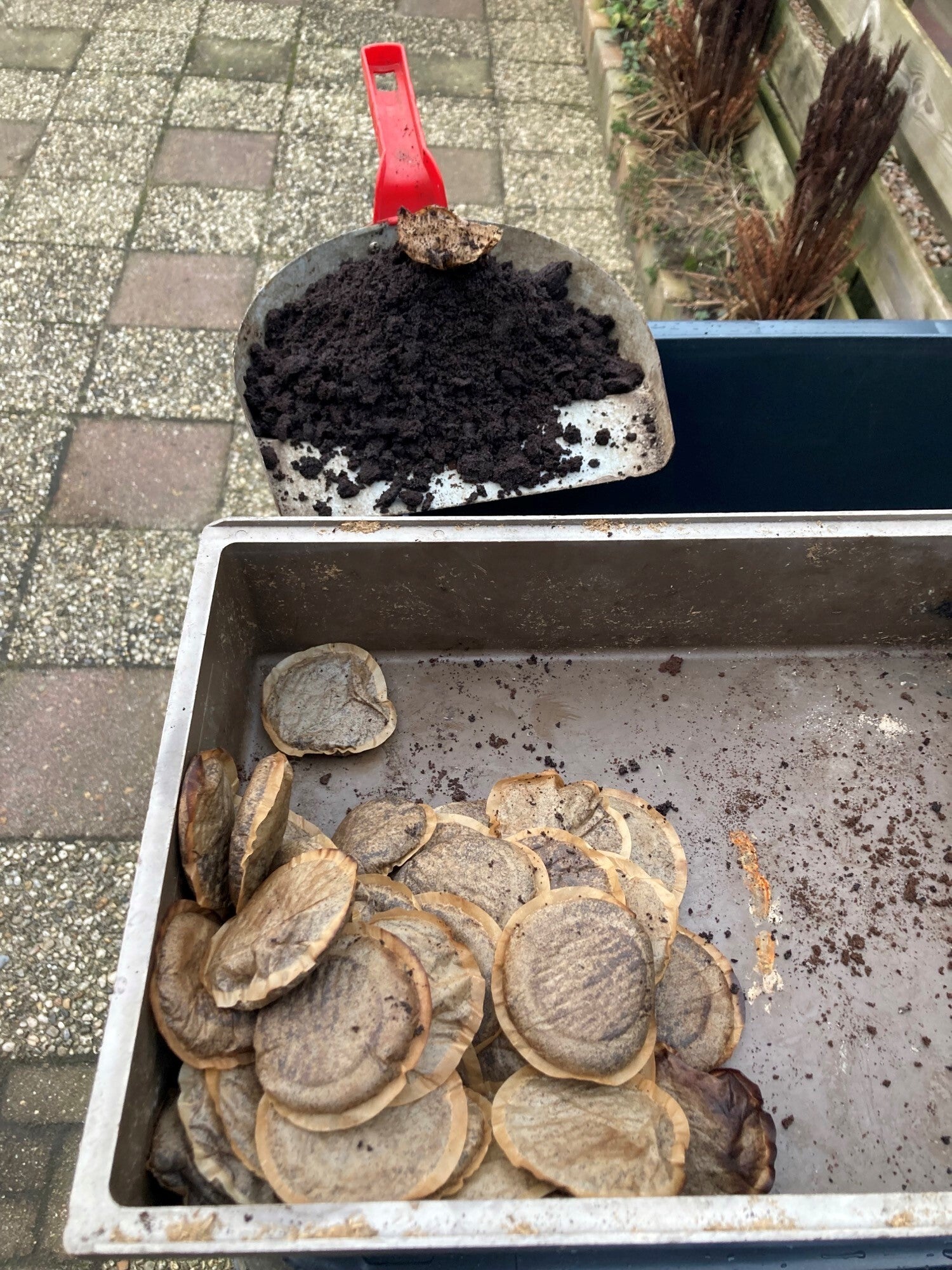 koffie dik opsparen voor de compost hoop