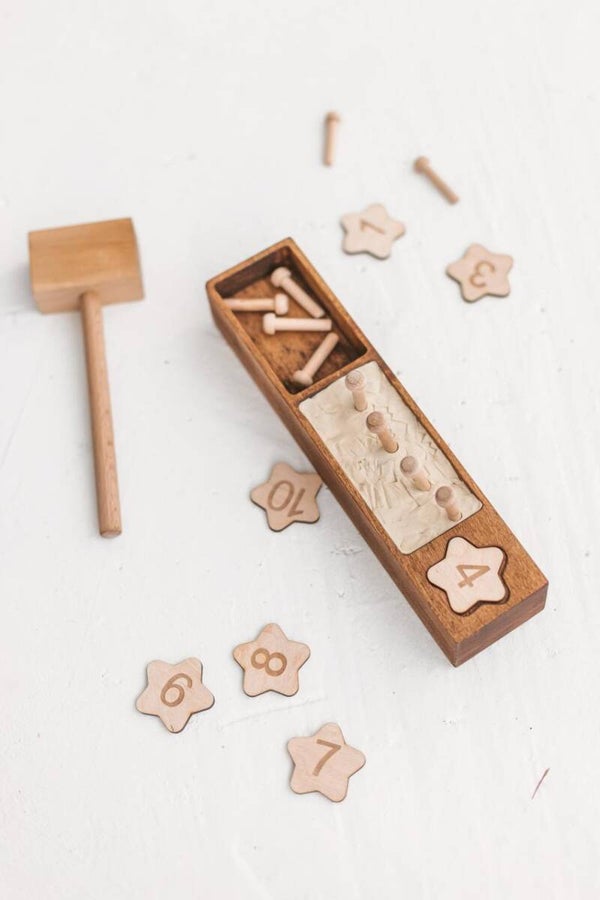 Woodinout - Hammertje Tik met Klei en Cijfers