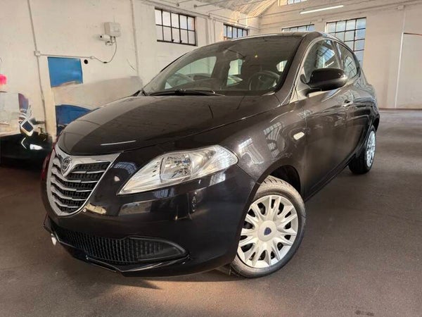 LANCIA Ypsilon 1.2 GPL 69cv Black and Noir