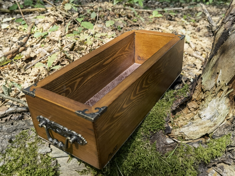 Kleine Holzbox mit Herzen Unikat