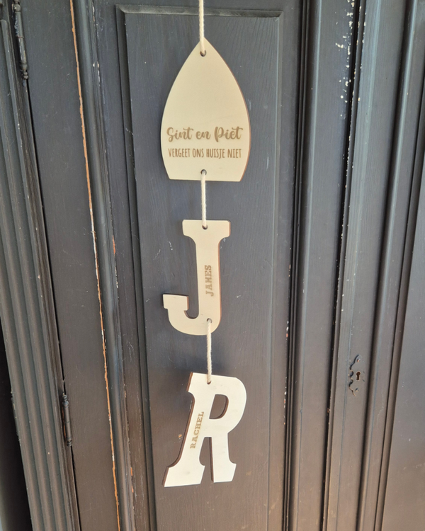 Houten sinterklaas slinger met letters en naam