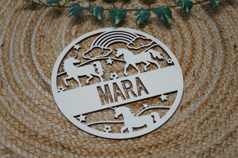 Houten naamcirkel/Unicorn met naam Mara