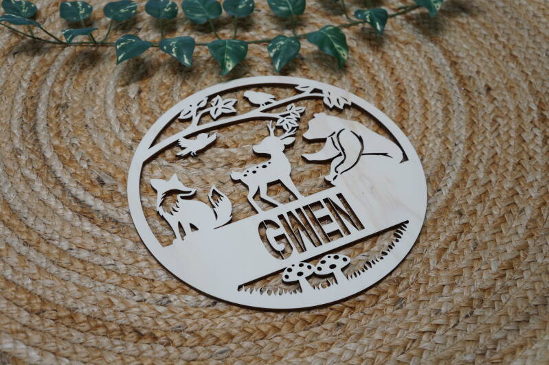 Houten naamcirkel/Bosdieren met naam Gwen