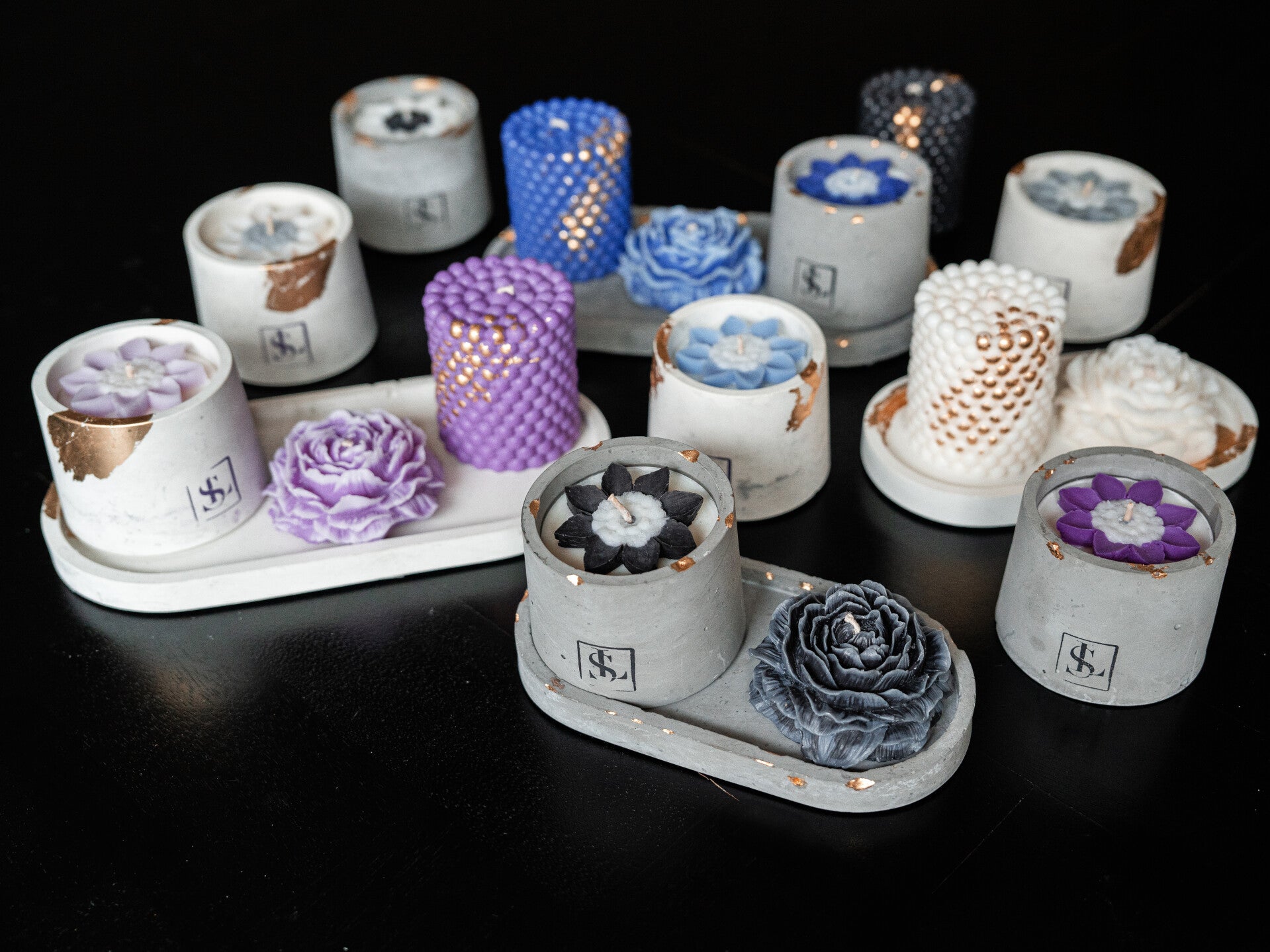 Luxurious White Concrete Set With Gold (Blue)