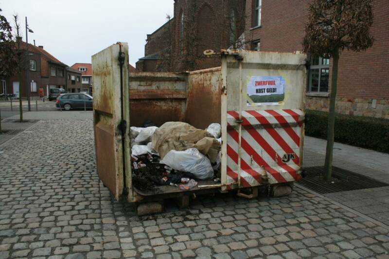 ZwerfvuilactiePOLII3.jpg