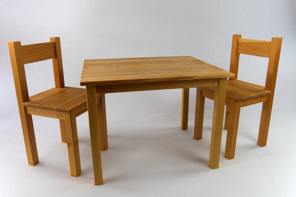 Kindertisch mit Stuhl
