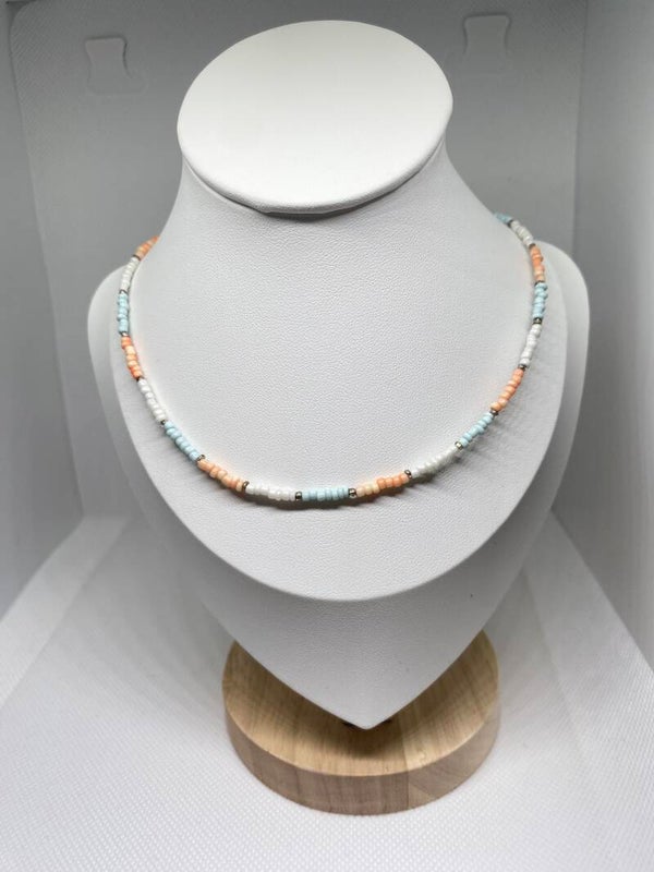 Ketting zilver sluitinkje - wit / blauw / roze