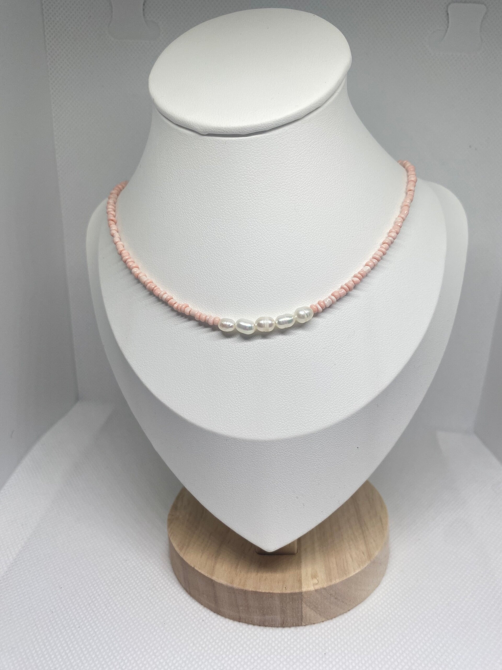 Ketting goud sluitinkje - zalmroze met zoetwater parels