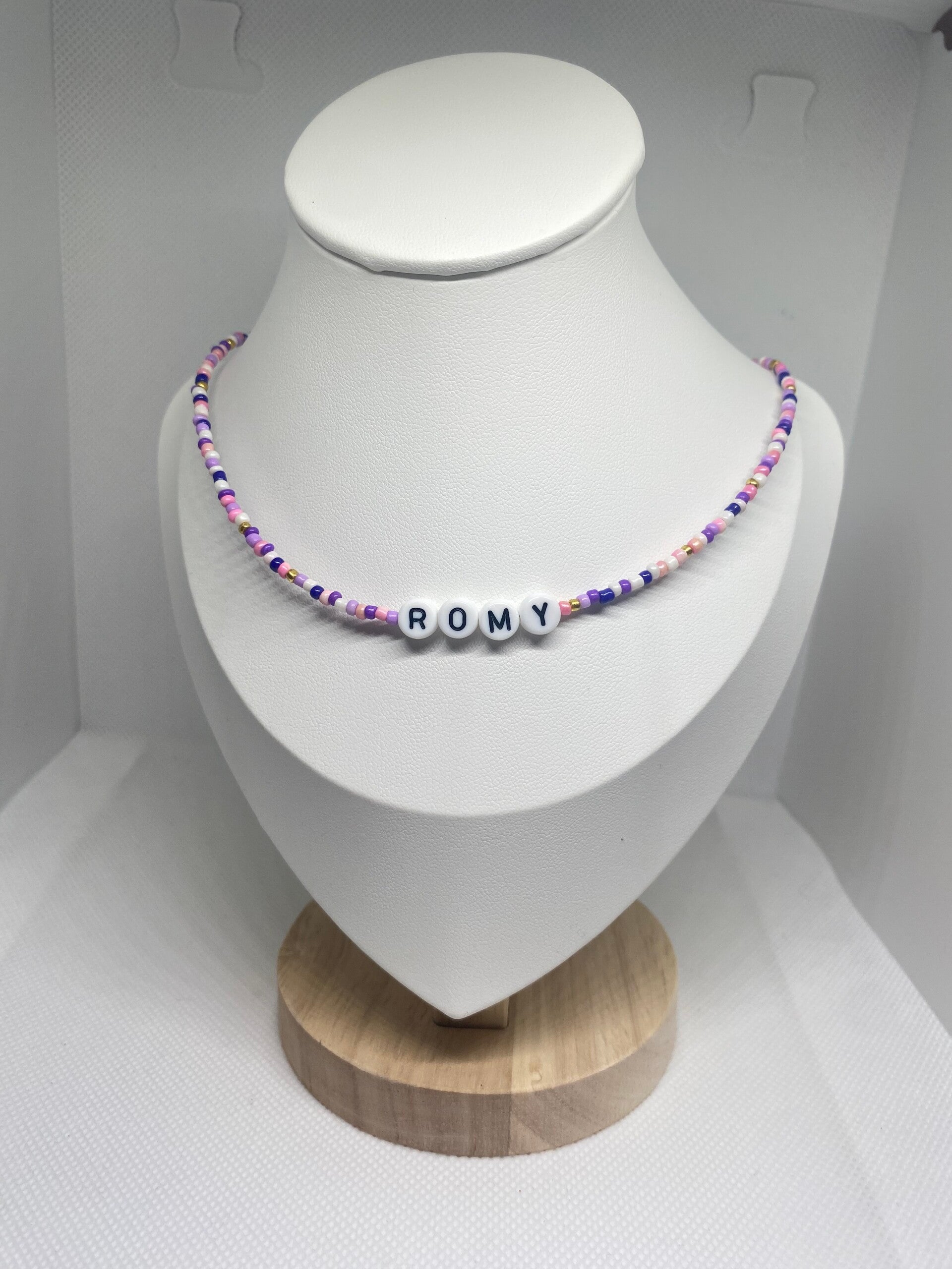 Ketting goud sluitinkje - paars met naam