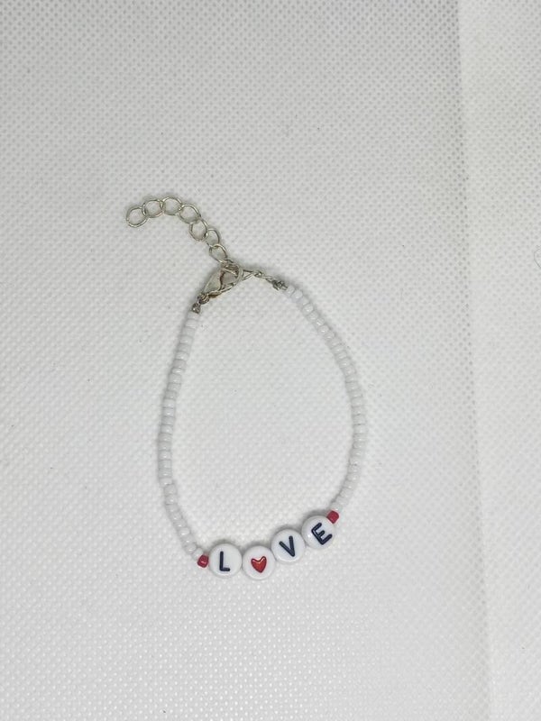 Armband zilver sluitinkje - Wit met “love”