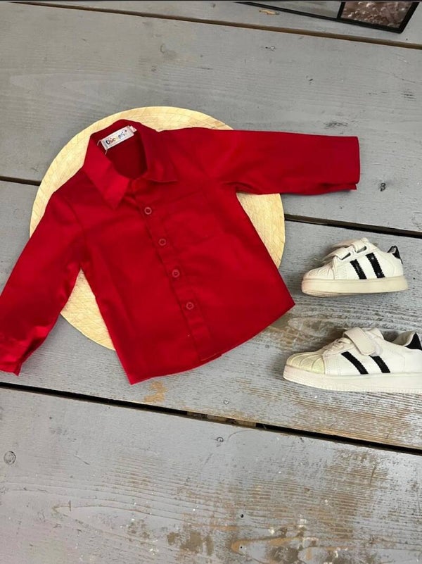 Rouge Élégance Blouse