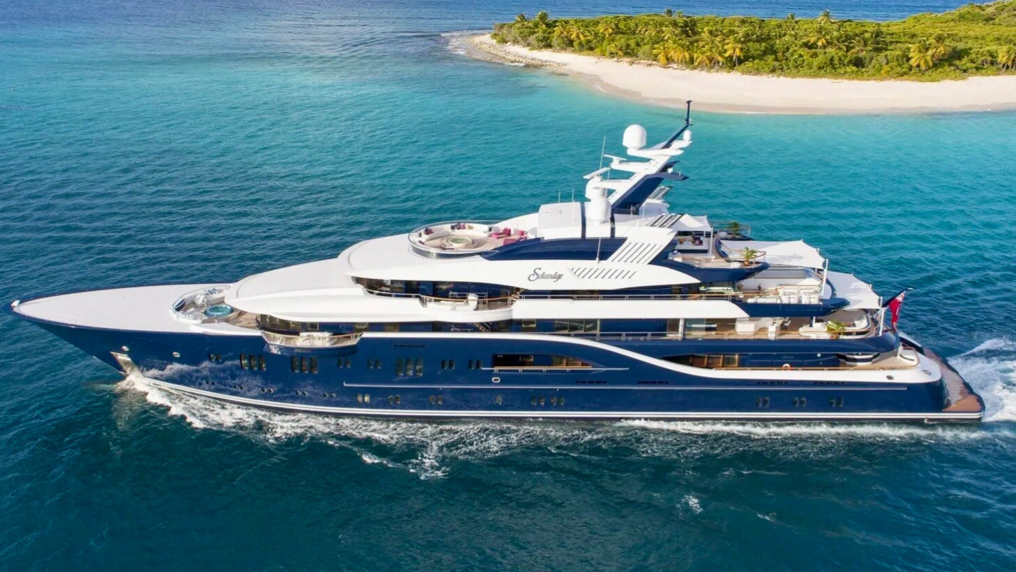 REVELLA Mangusta 92 Yacht Charter Saint-Tropez - MSC Yachting Saint-Tropez