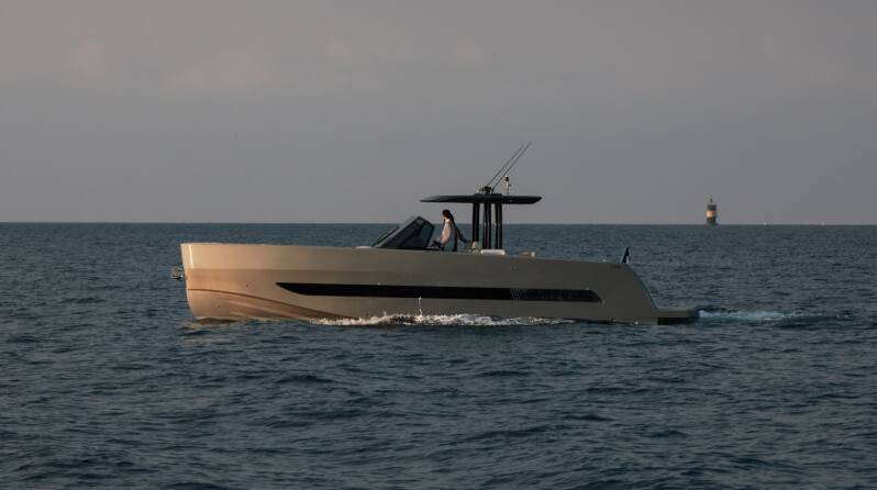 med-42-yacht-charter5-standard-kfvycm.jpg