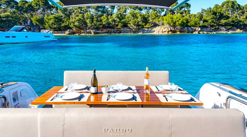 pardo-38-yacht-charter3-standard-dftm1s.jpg