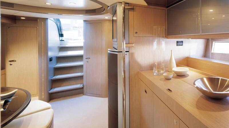 riva-52-yacht-charter3-2-standard-e96gya.jpg