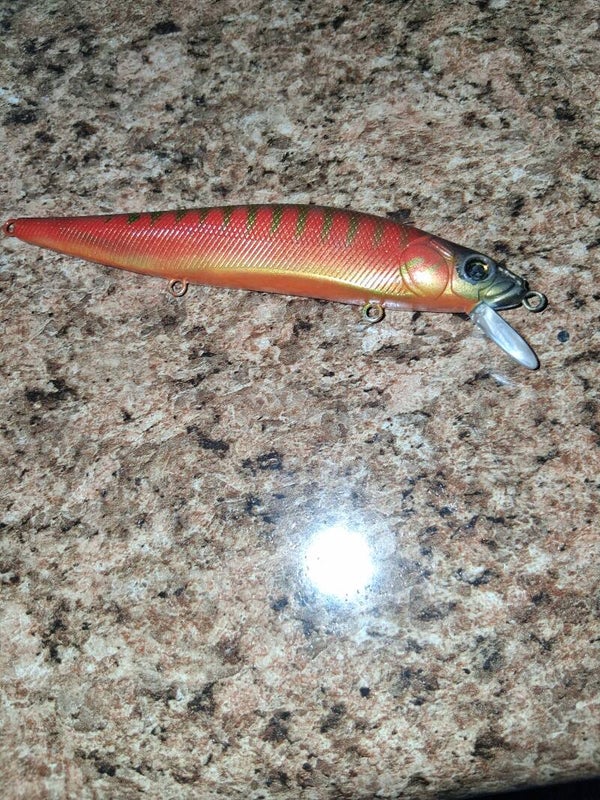 Aka toro deeper suspending jerkbait