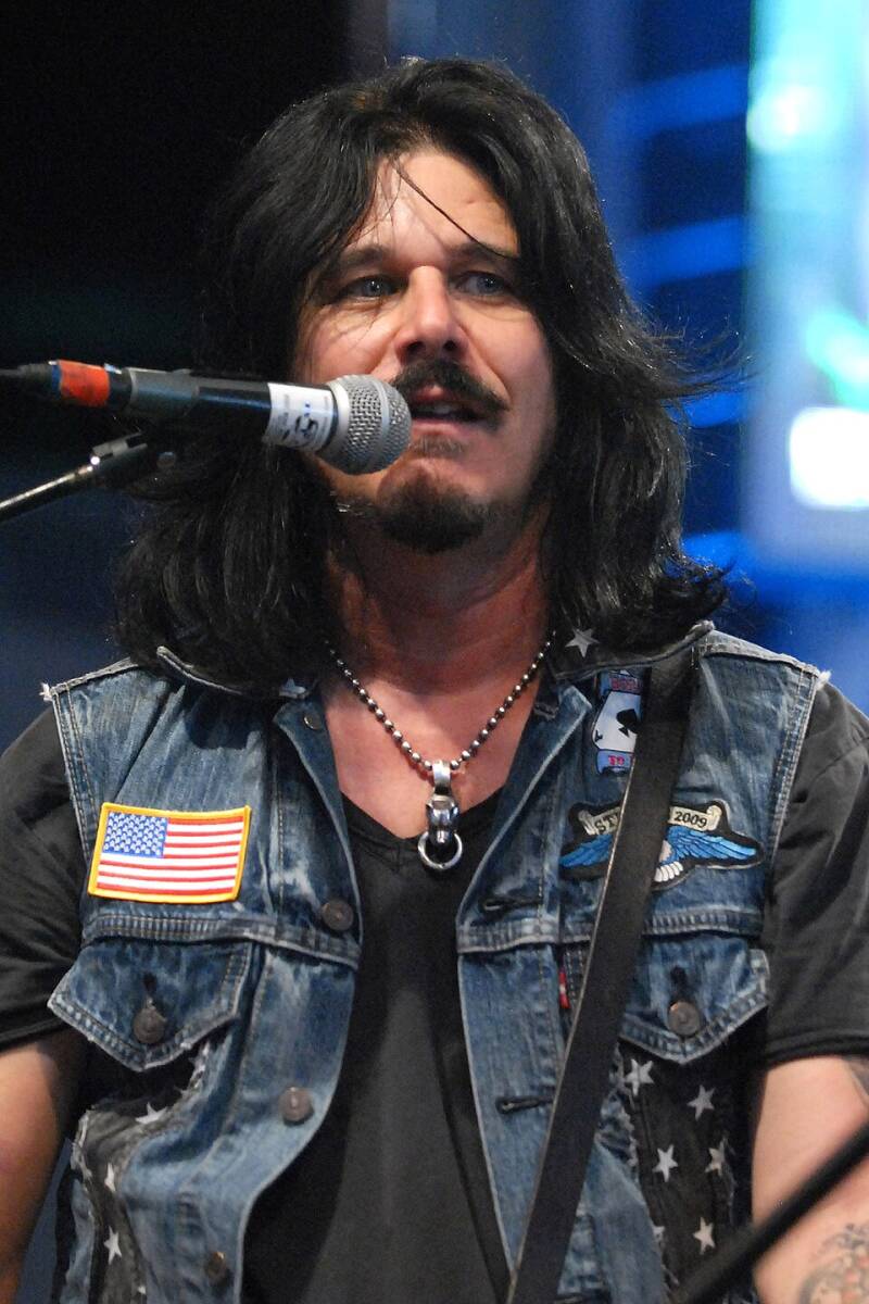 gilby_clarke_2_2012-standard.jpg