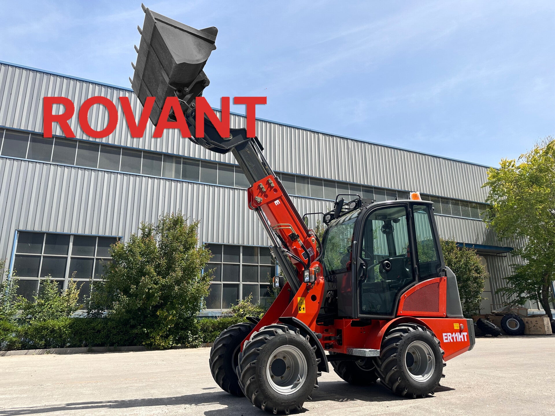 Teleskoplader ROVANT RT 1100 Pro mit Schutzdach