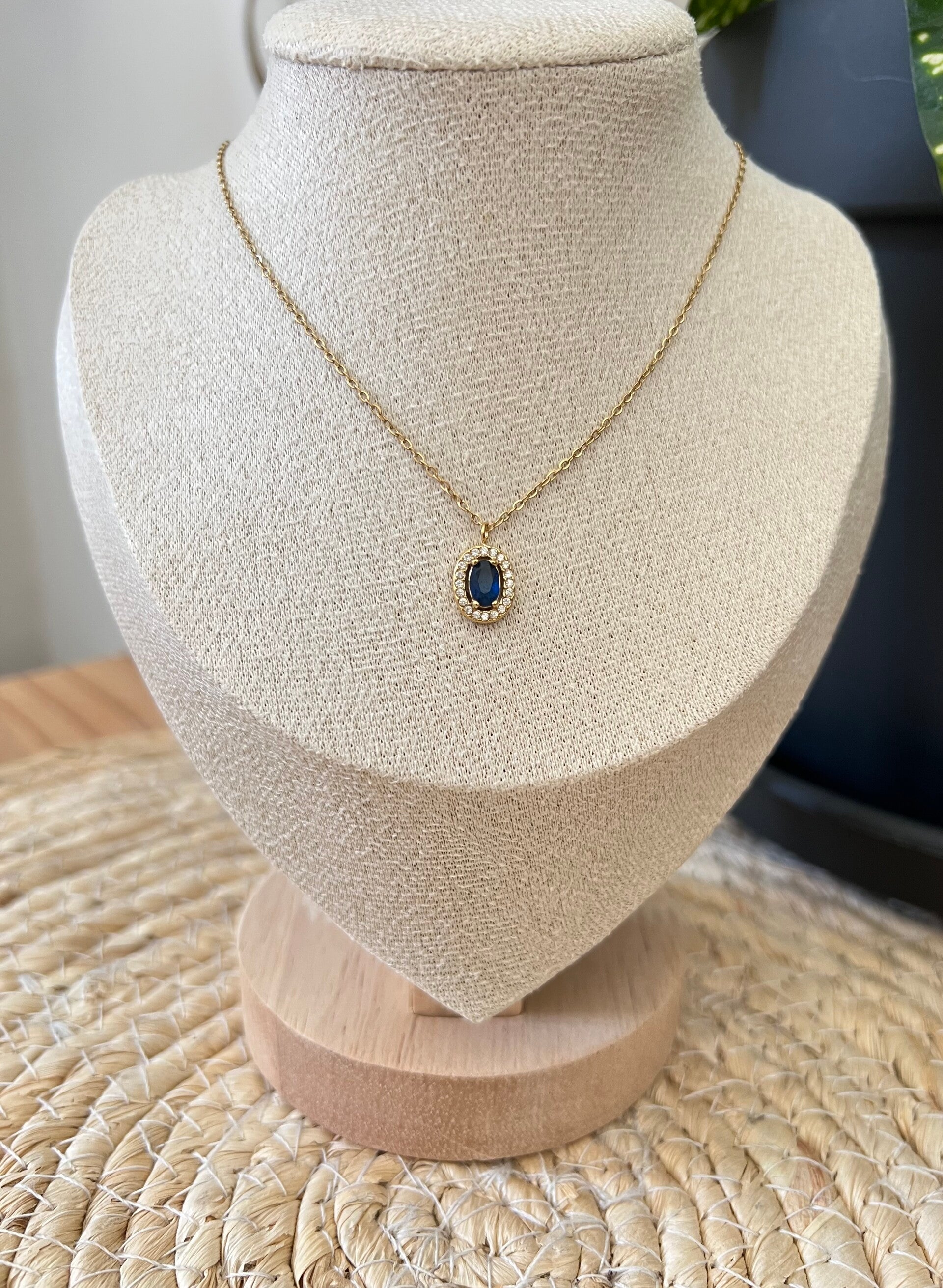 Collier ovale - Bleu nuit