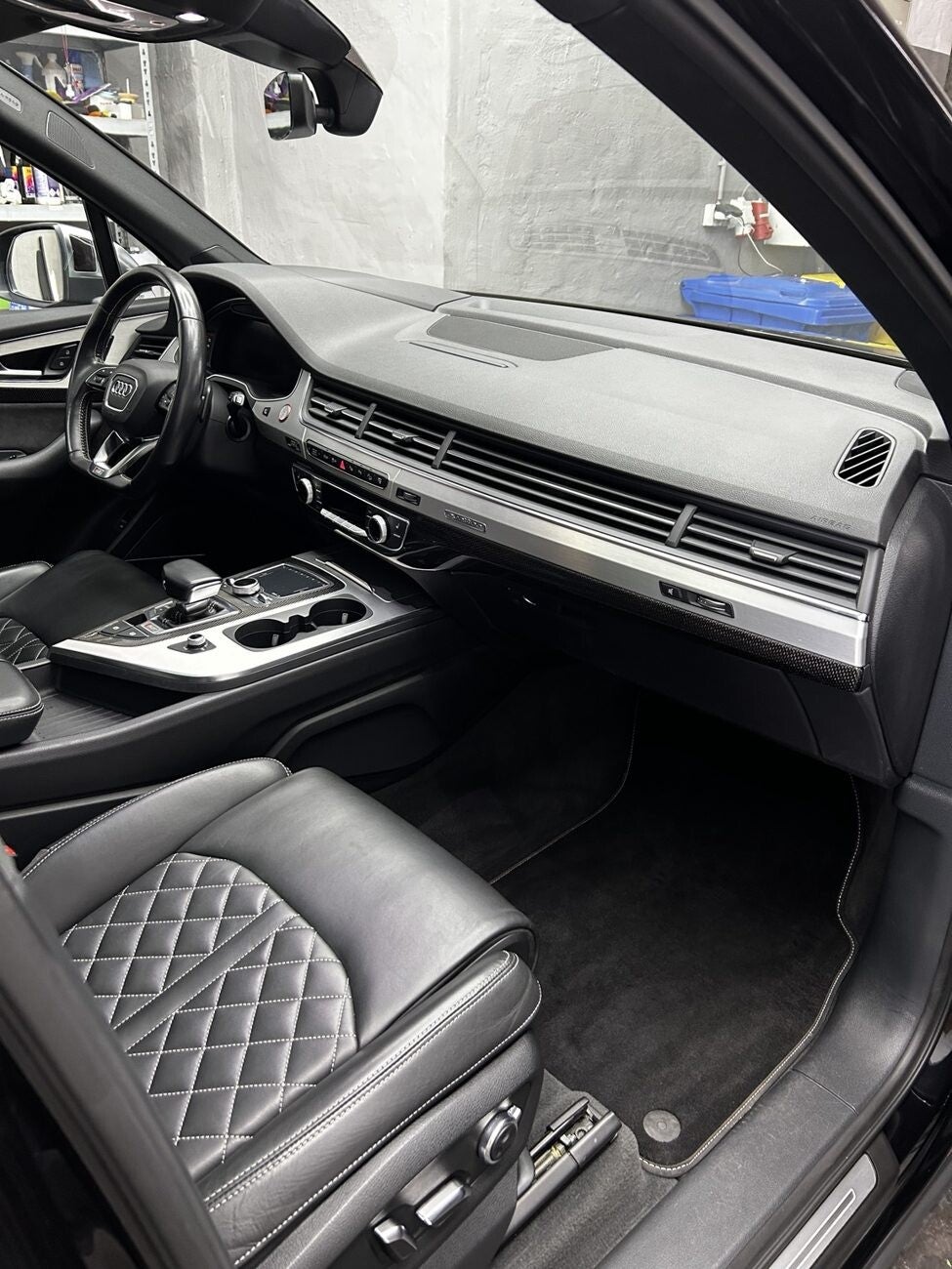 Gepflegter Audi-Innenraum