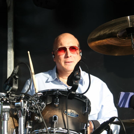 Maak kennis met drummer Stefaan van de coverband C'est party.