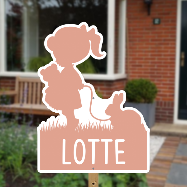 Geboortebord silhouette wandelend meisje