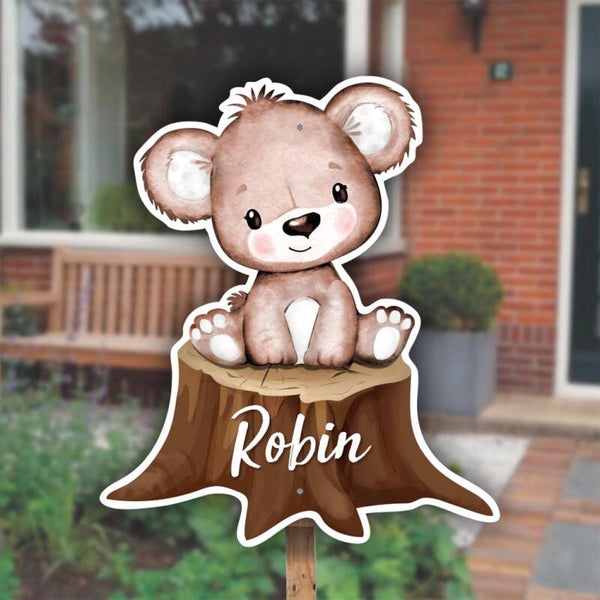 Geboortebord beertje – op boomstam