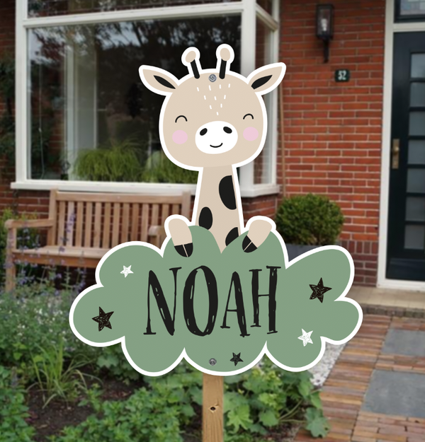 Geboortebord giraffe wolk jongen