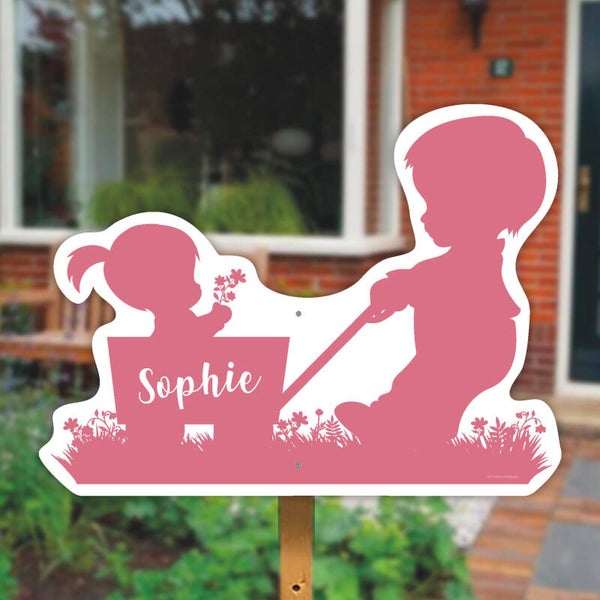 Geboortebord | Silhouet grote broer met zusje in bolderkar