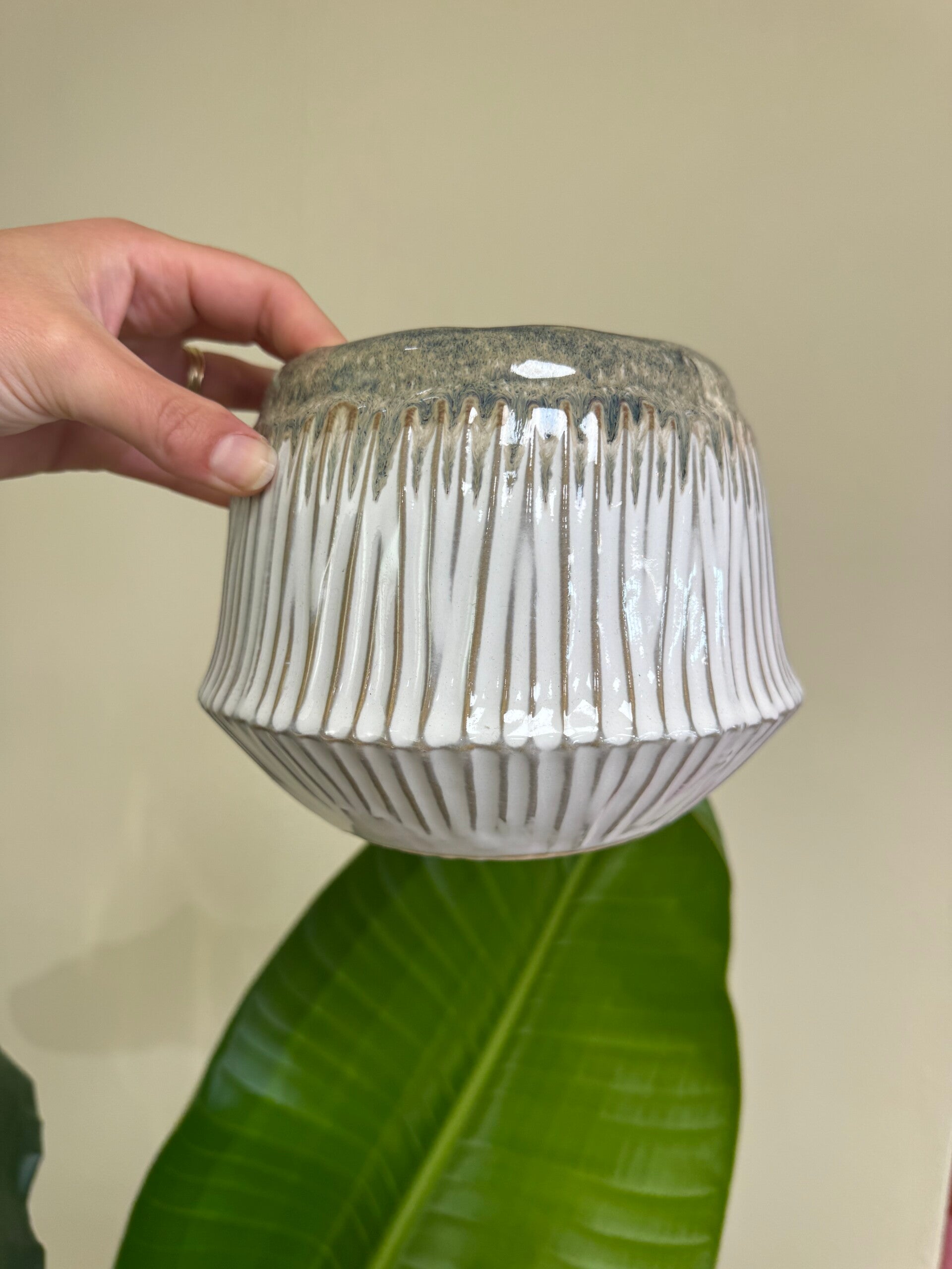 Keramieken Bloempot met Reliëf