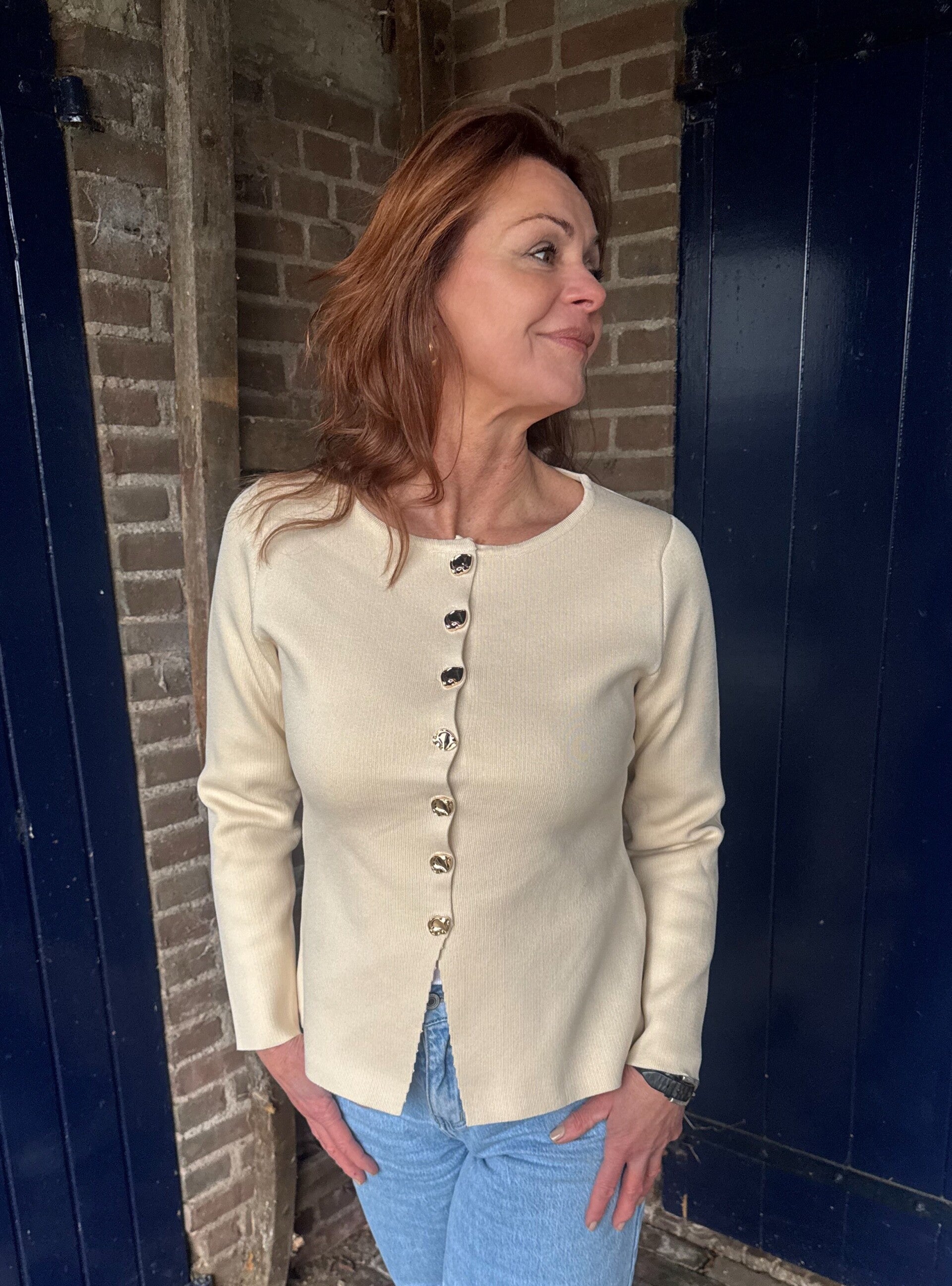 Vestje met knoopjes - crème