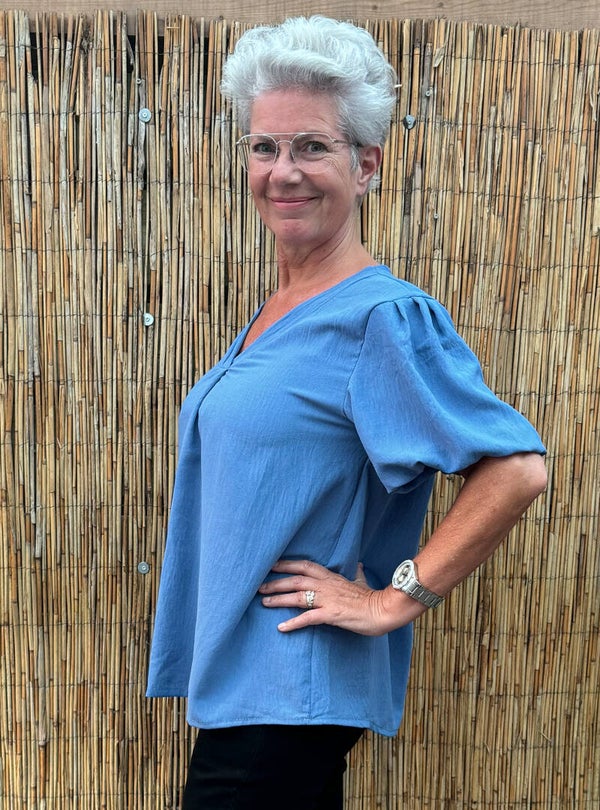 V-hals top met ballonmouw - jeansblauw