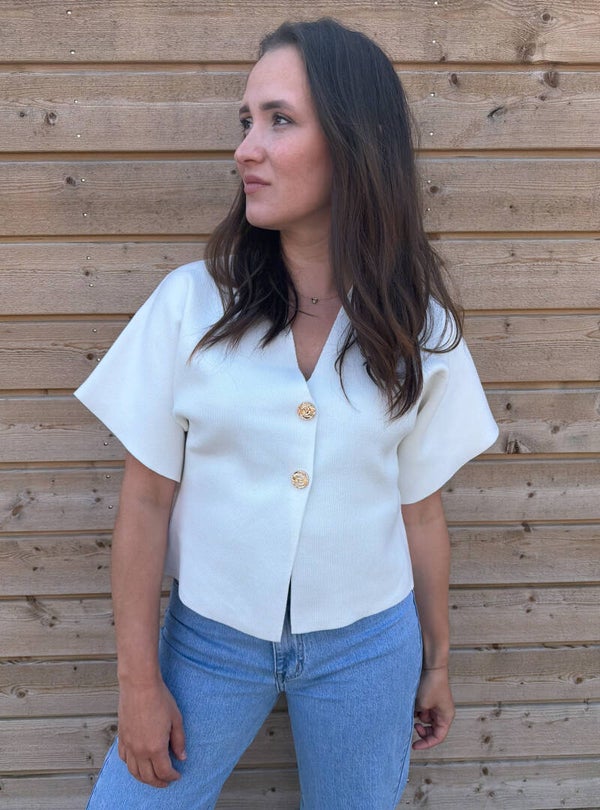 Top met korte mouw met knoopdetail - wit