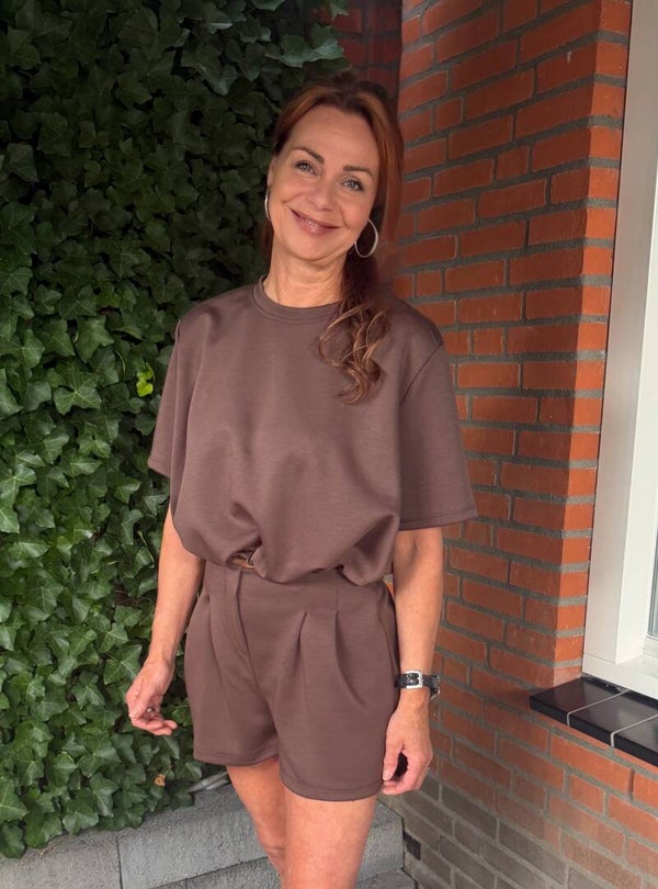 Set top met korte mouw en korte broek - bruin