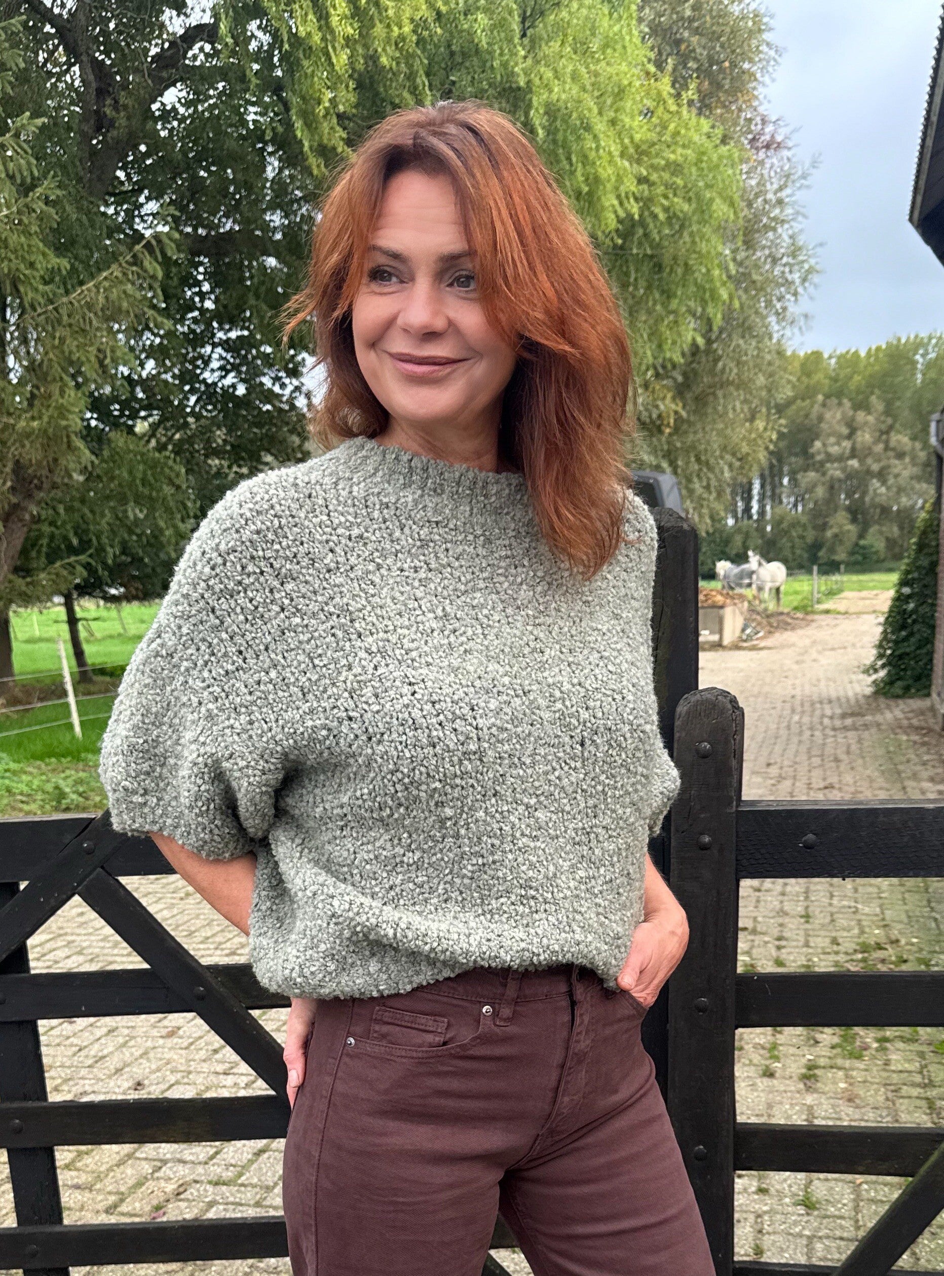 Oversized trui met korte mouw - olijfgroen