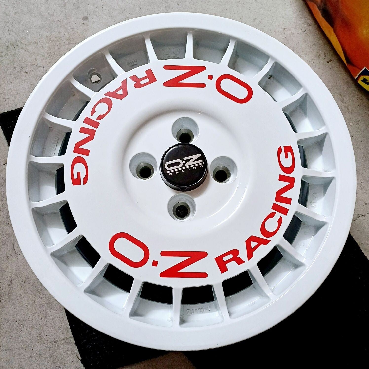 JANTE OZ RACING RALLYE NEUVE 15 POUCES