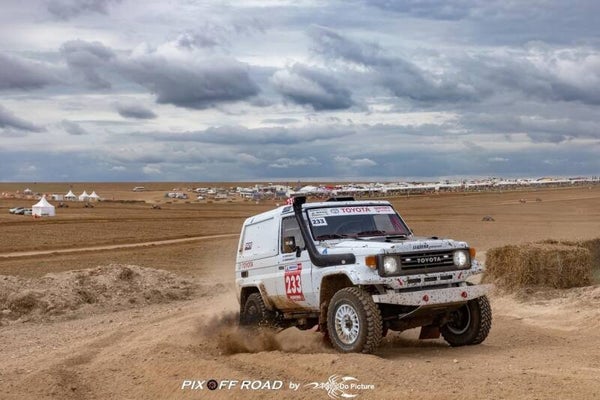 Mise à disposition Toyota HZJ 73 pour Dakar Classic