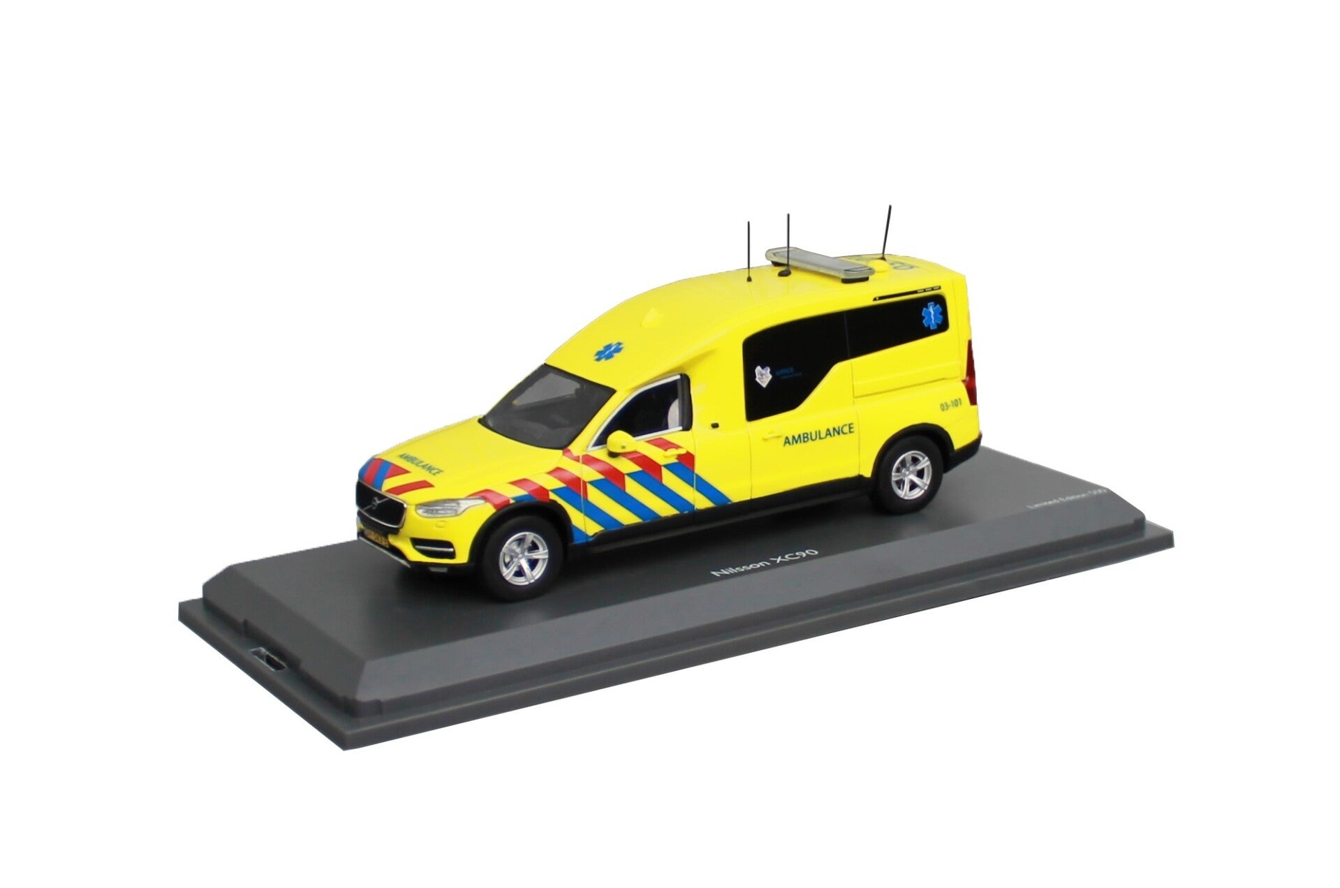 XC90 Ambulance NL Schuco 1:43