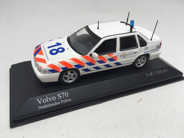Minichamps Volvo S70 POLITIE
