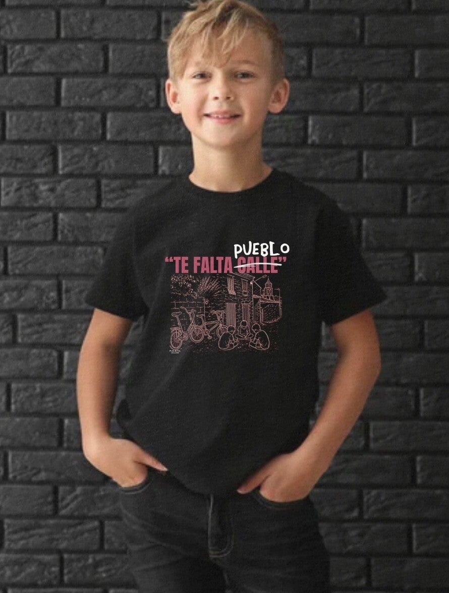 Camiseta kids “te falta pueblo”