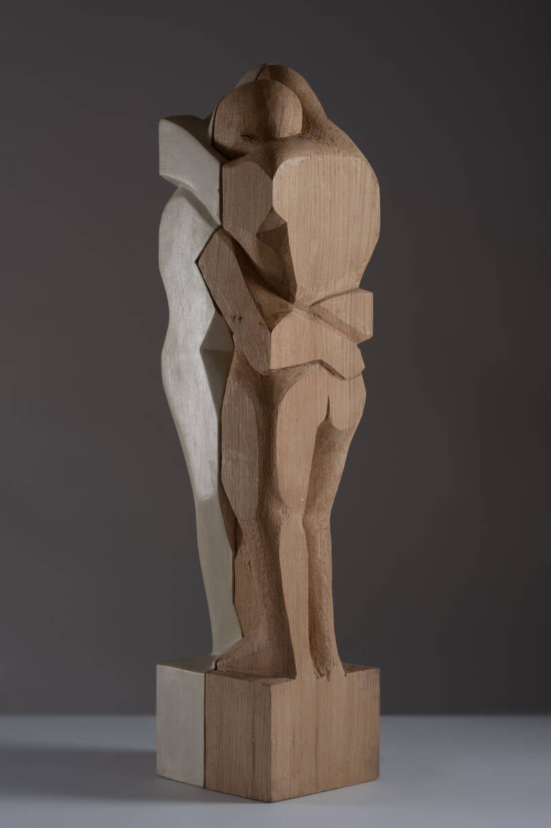 sculture d'un couple traité en facettes