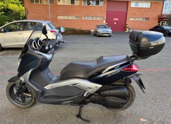 YAMAHA XMAX 125