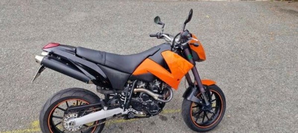 KTM DUKE 640