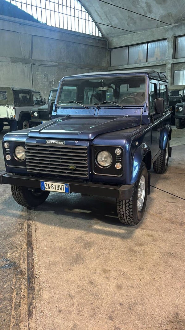 Defender 90 2.5 Td5 SW SE (90 kW)