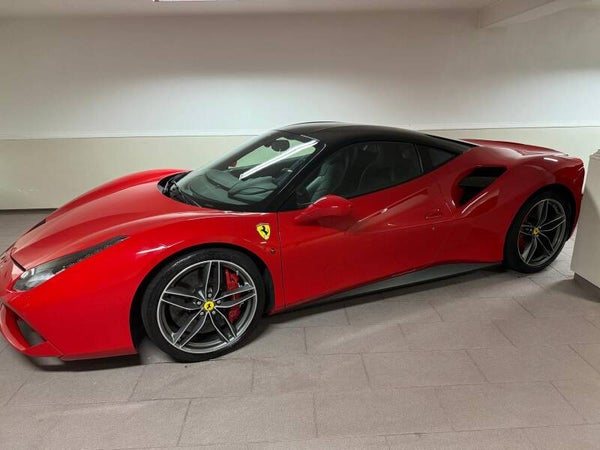 FERRARI 488 GTB – 670 CV (493 kW)
